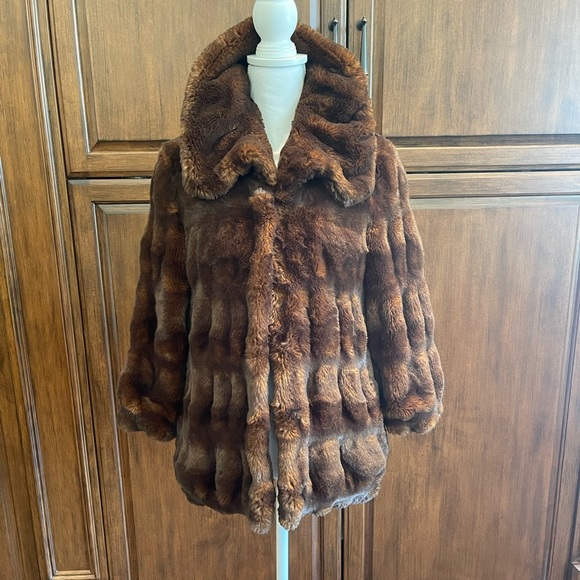 Elie Tahari Faux Fur Coat - Picture 2 of 9
